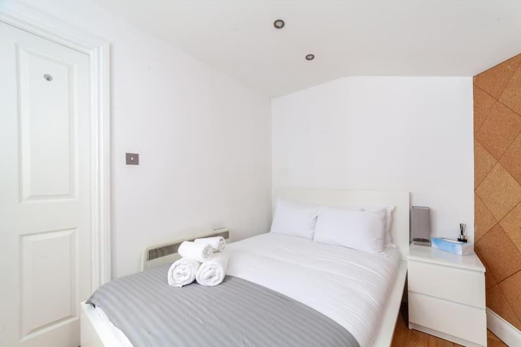 Spacious Retreat 2-Bed In Popular Camden Town Londres Exterior foto