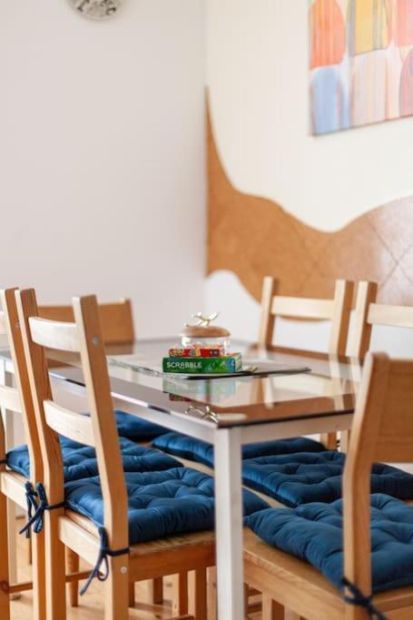 Spacious Retreat 2-Bed In Popular Camden Town Londres Exterior foto